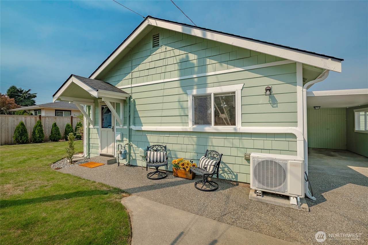 774 Pine Street - Photo 1
