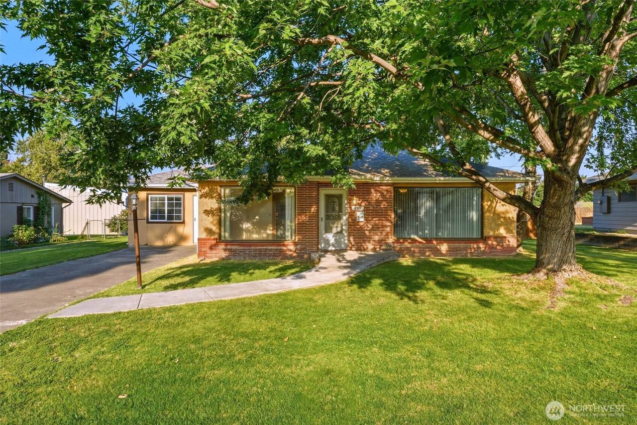 117 Cedar Avenue - Photo 1
