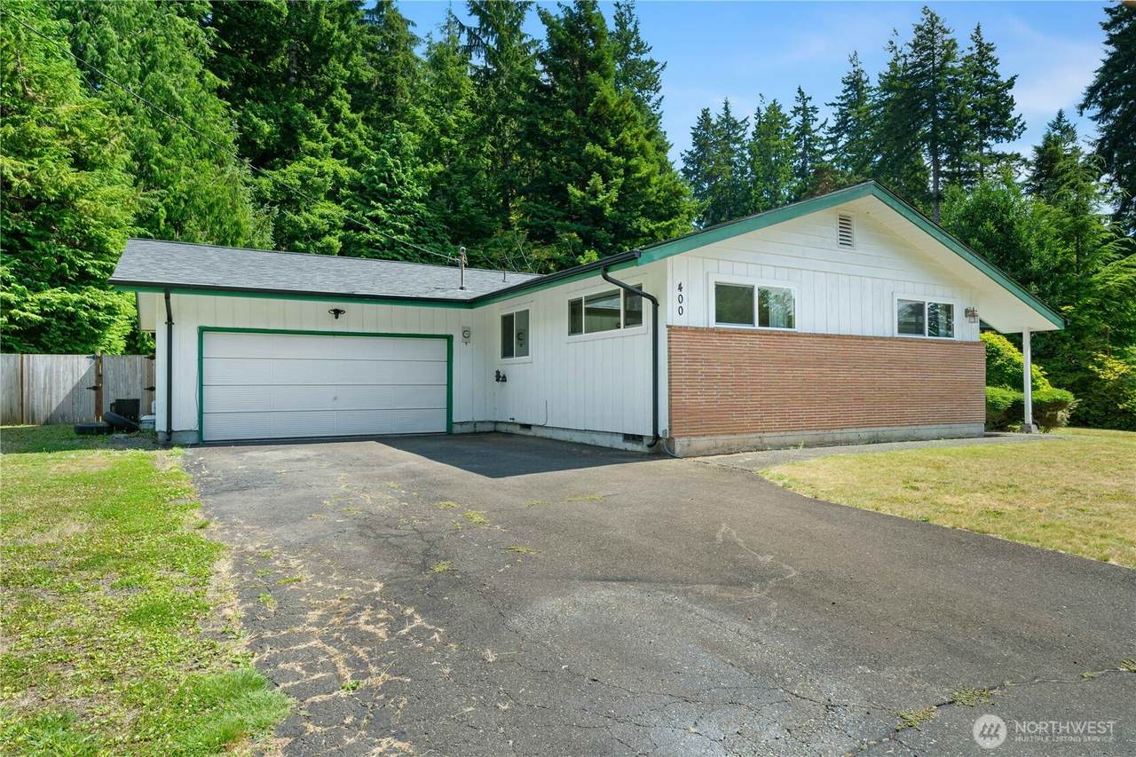 400 Fairway Drive - Photo 1