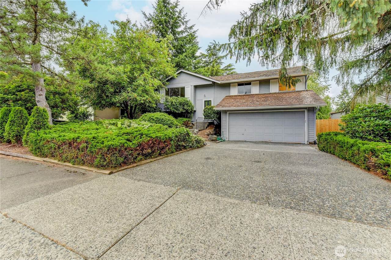 17415 159th Avenue - Photo 1