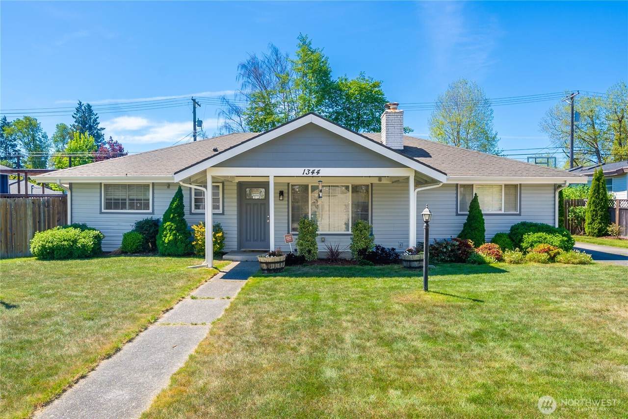 1344 Woodlawn Street - Photo 1
