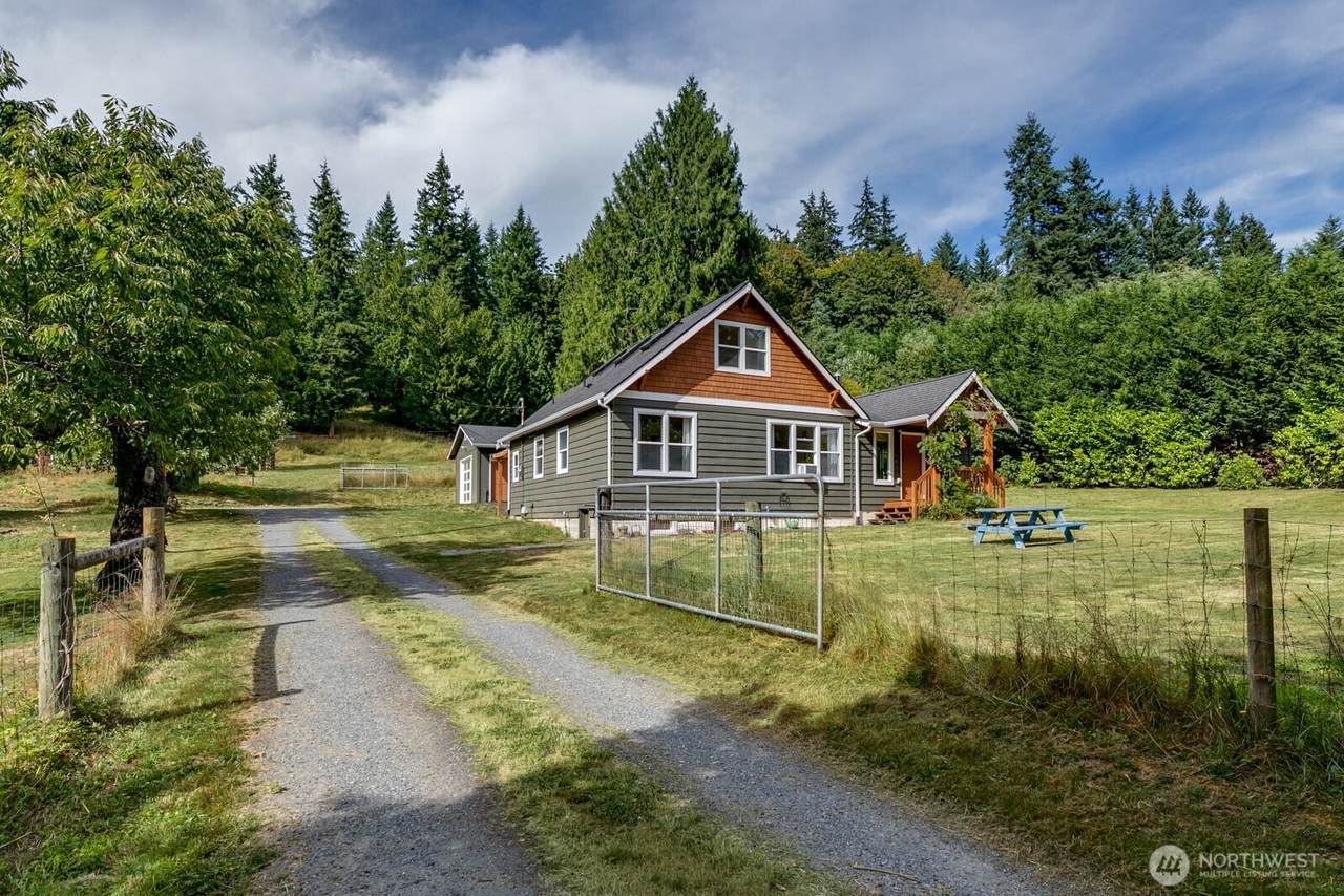 6827 Lakewood Road - Photo 1