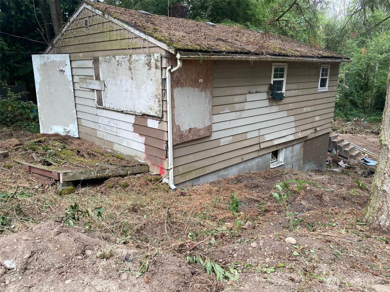 28422 Military Road - Photo 1