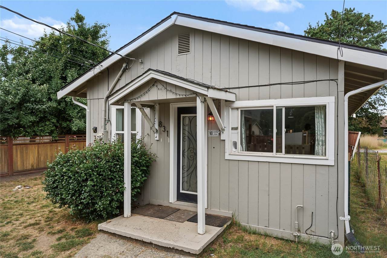 831 47th Street - Photo 1