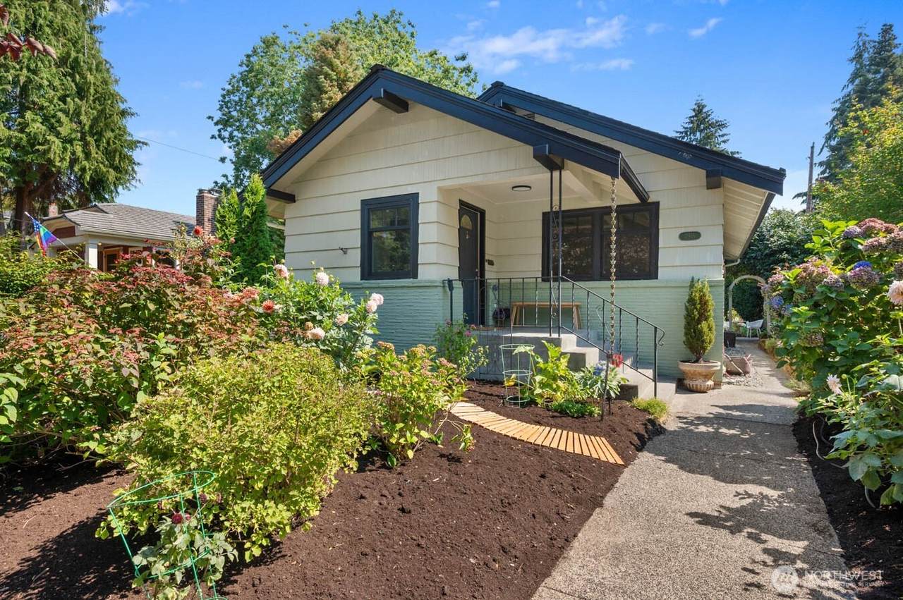 2916 Walnut Avenue - Photo 1
