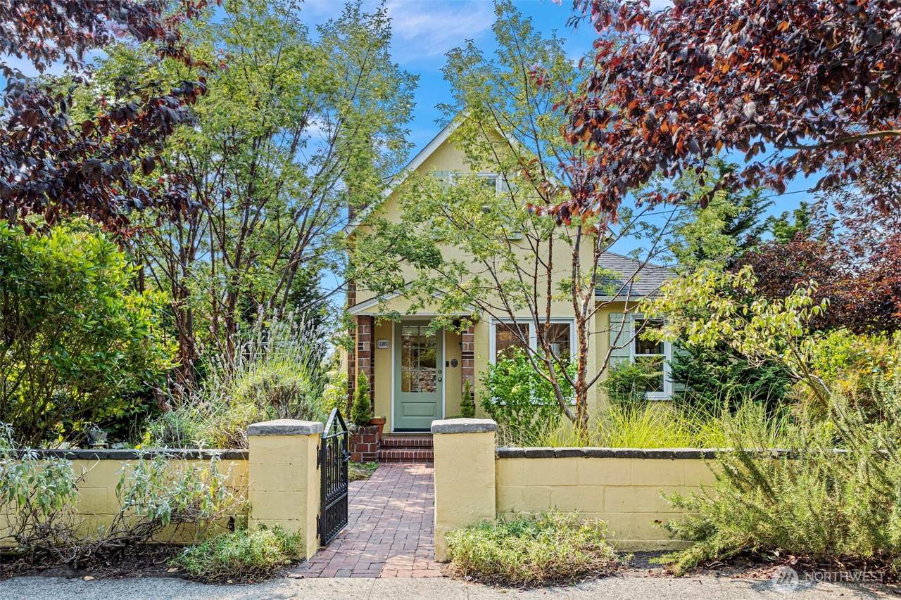 4403 4th Avenue - Photo 1