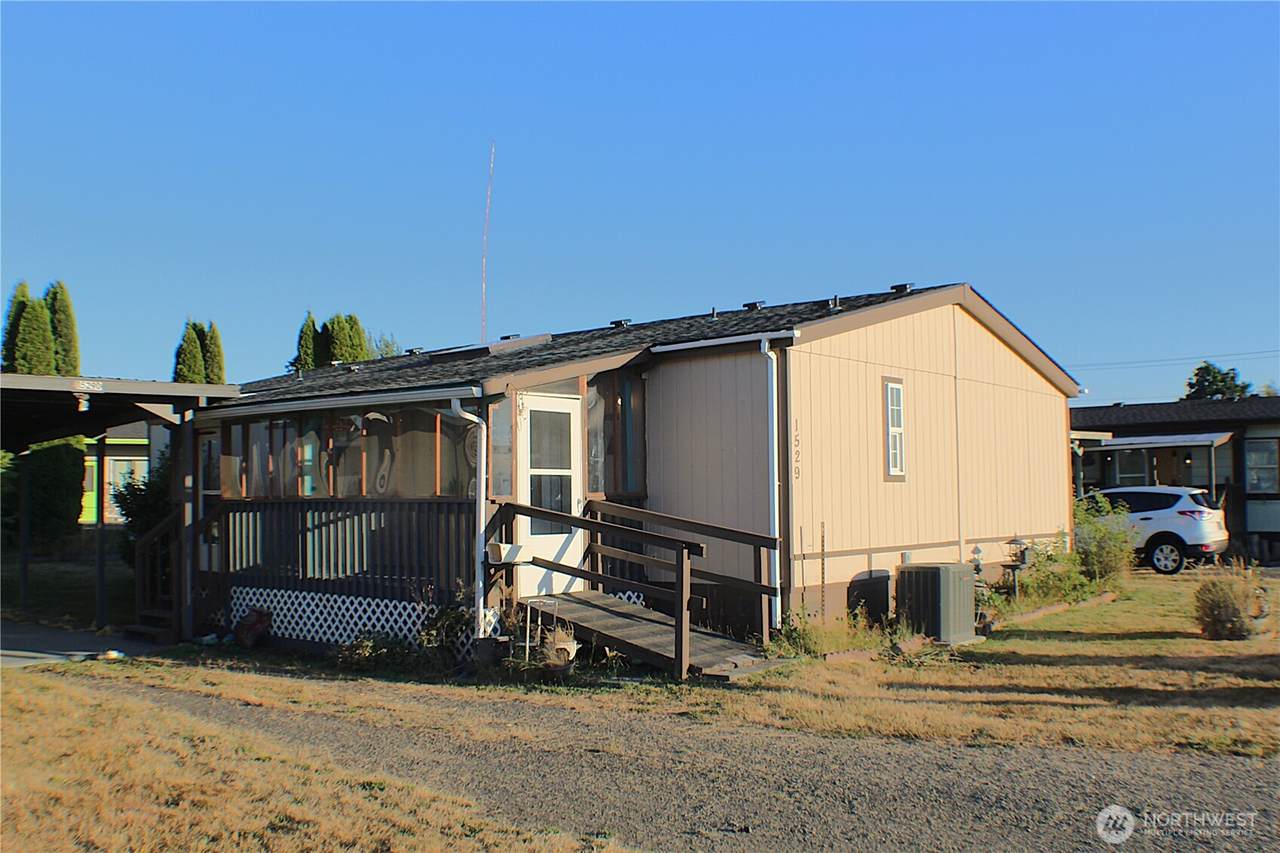 1529 Bishop Rd. - Photo 1