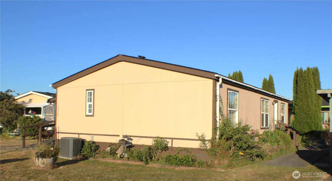 https://bt-photos.global.ssl.fastly.net/nwmls/1280_boomver_1_2562154-1.jpg