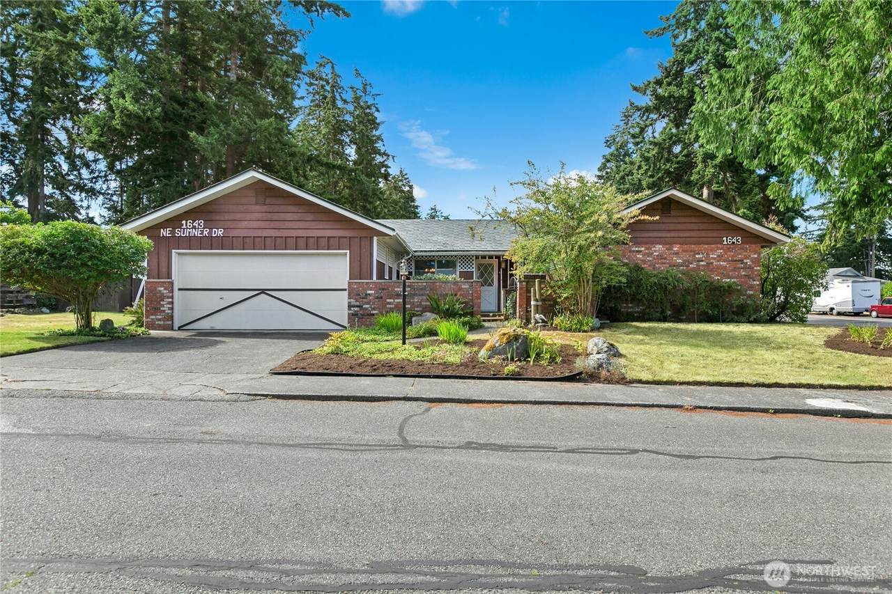1643 Sumner Drive - Photo 1
