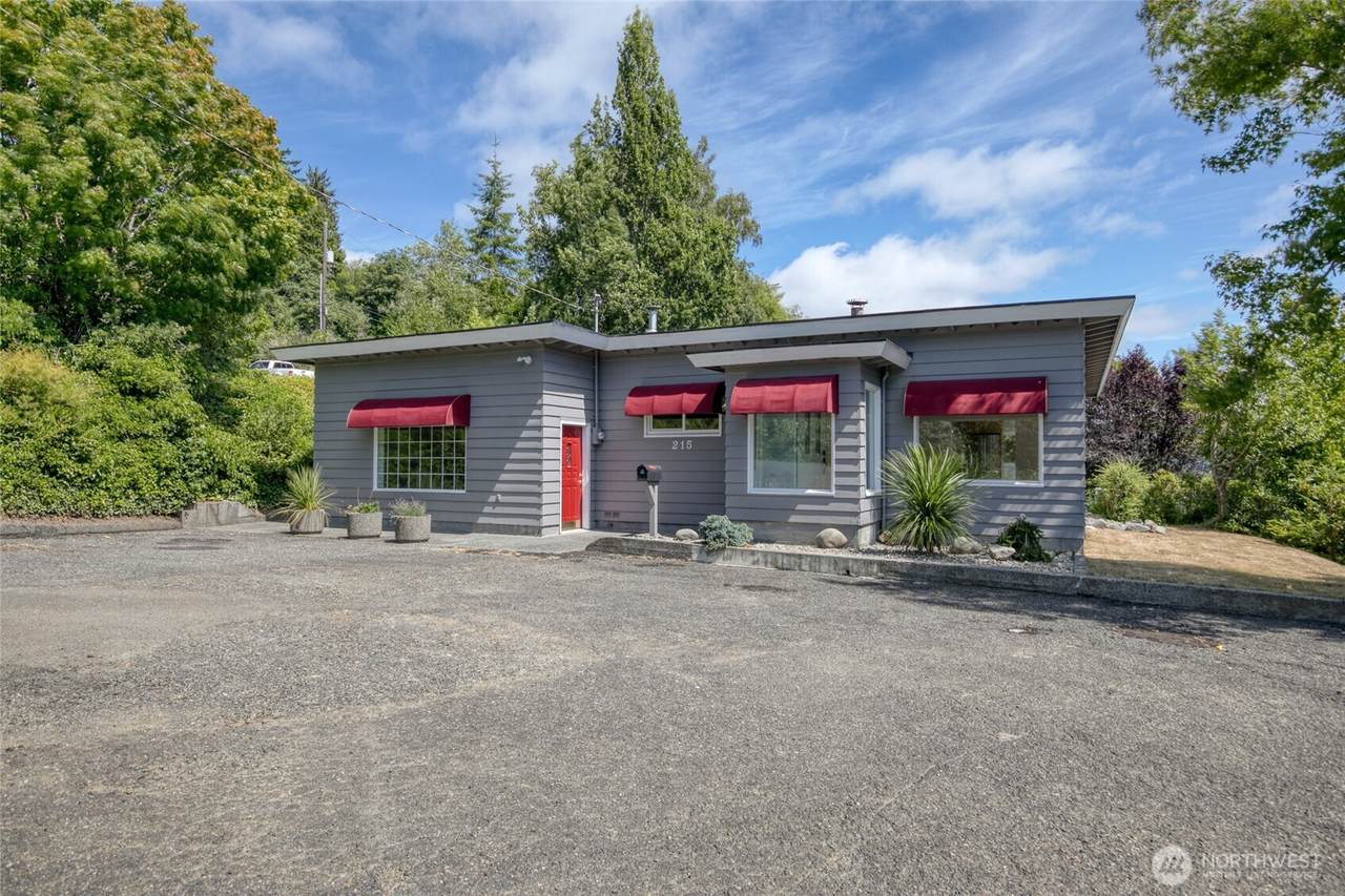 215 Chenault Avenue - Photo 1