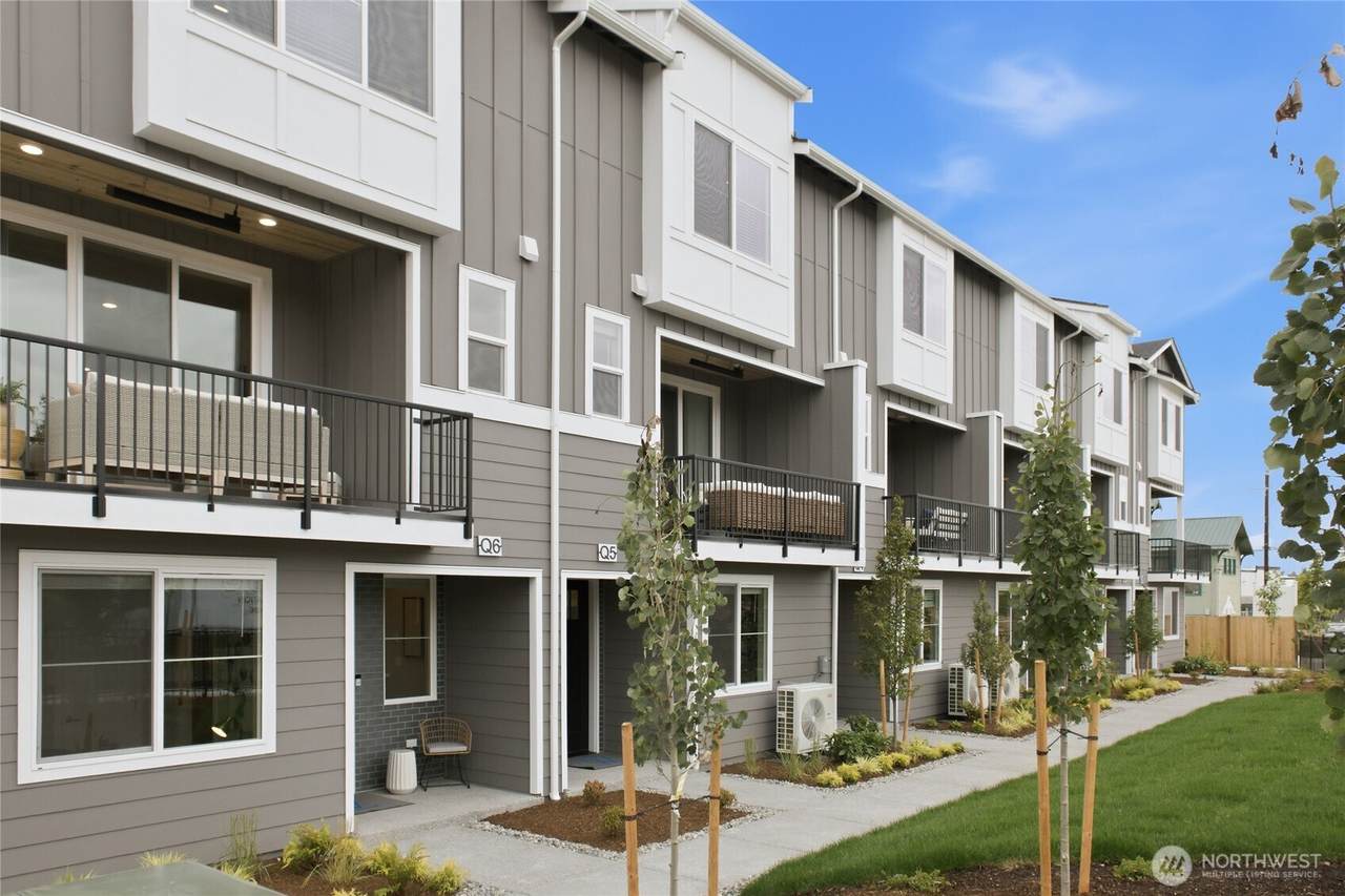 21029 87th Avenue - Photo 1
