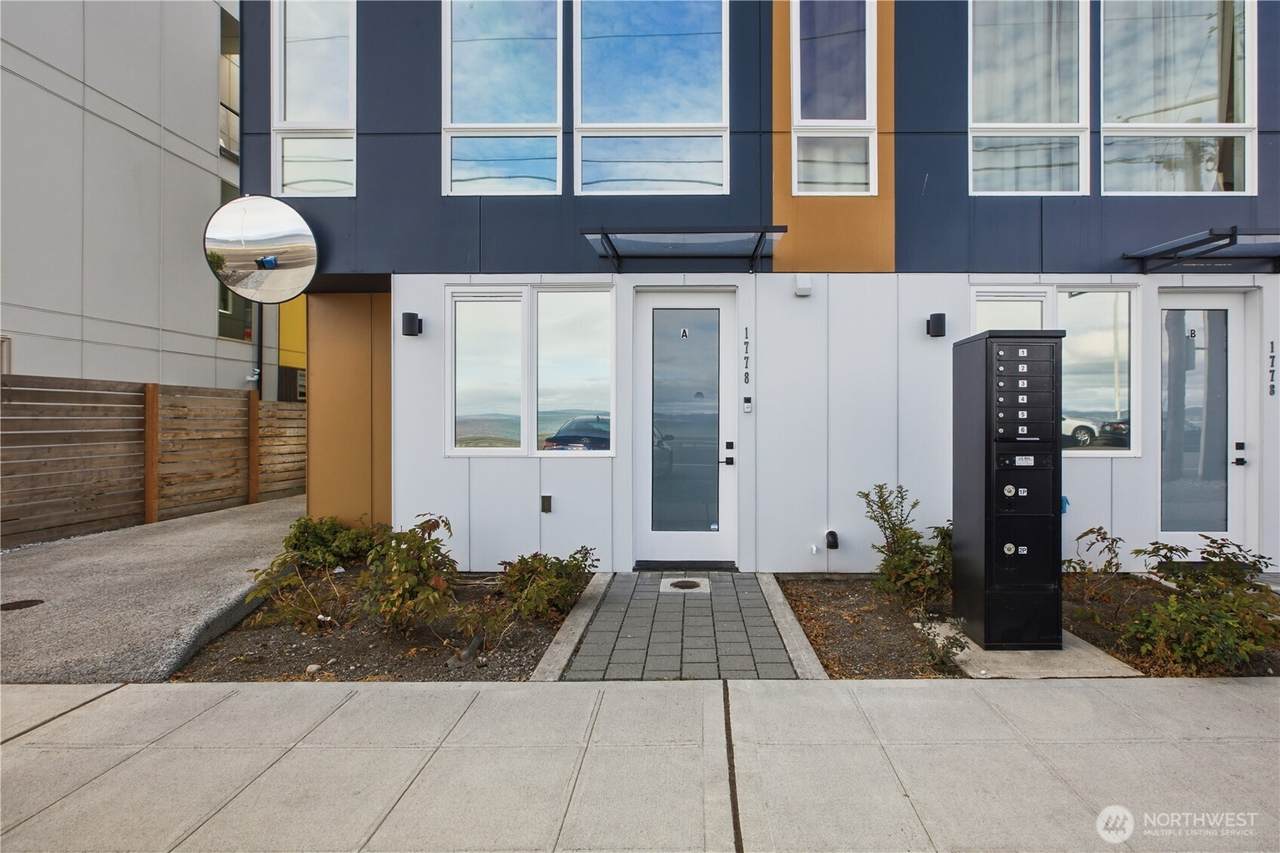 1778 A Alki Avenue - Photo 1