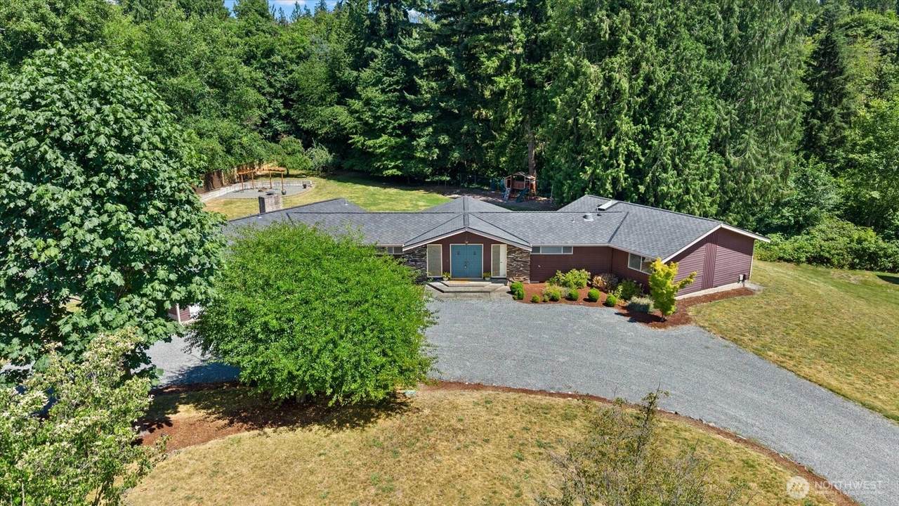 3209 102nd Avenue - Photo 1