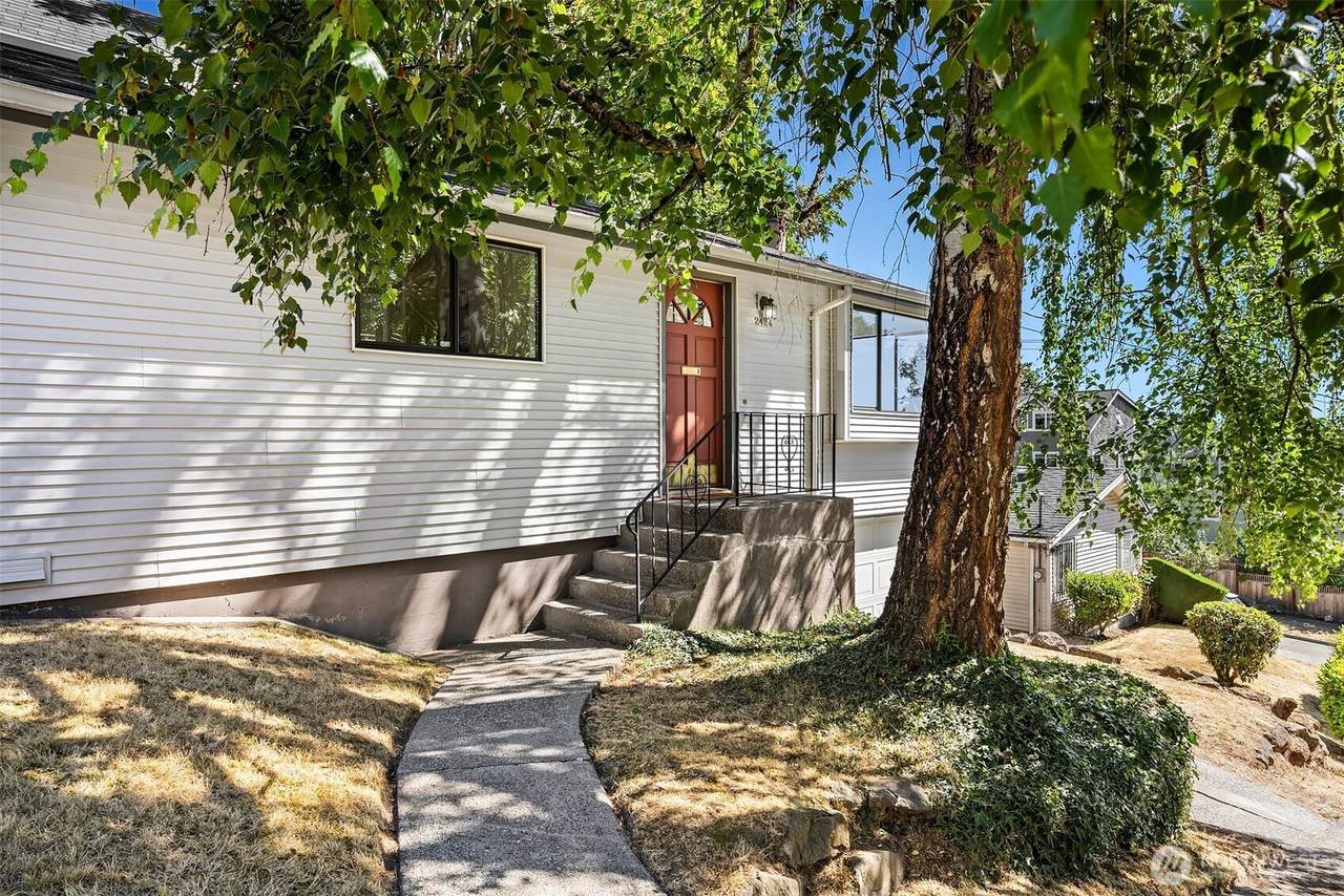 2424 Mercer Street - Photo 1