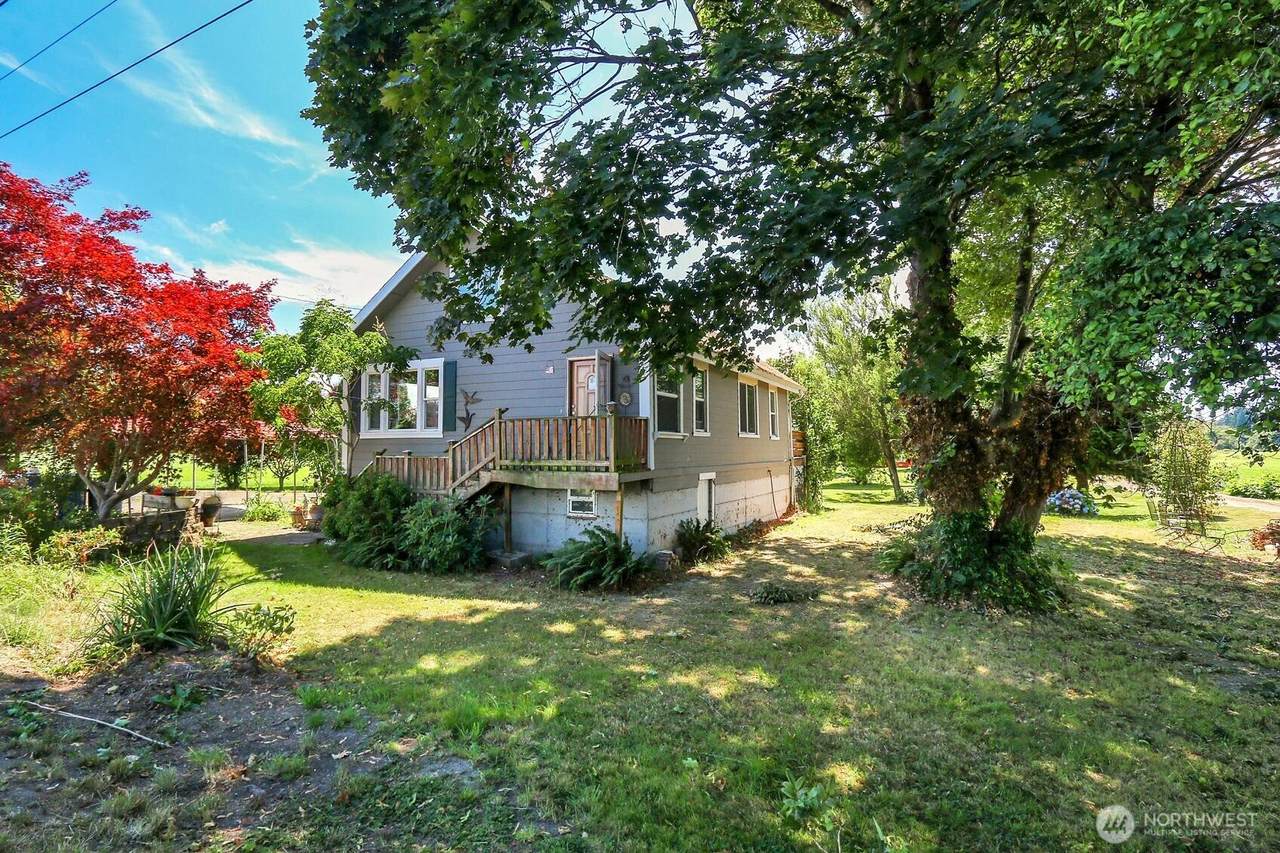 320 Pioneer Highway - Photo 1