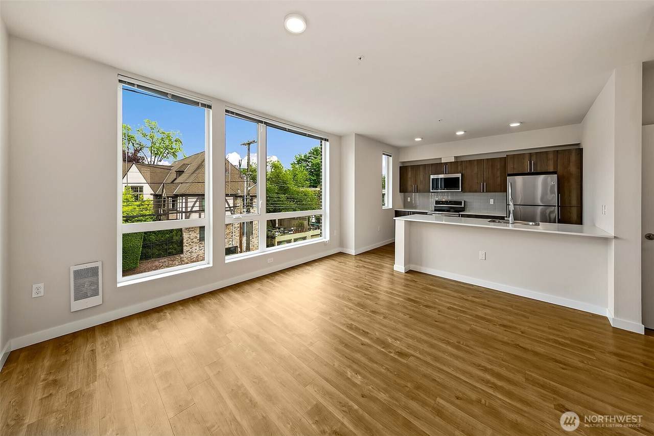 121 12th Avenue - Photo 1