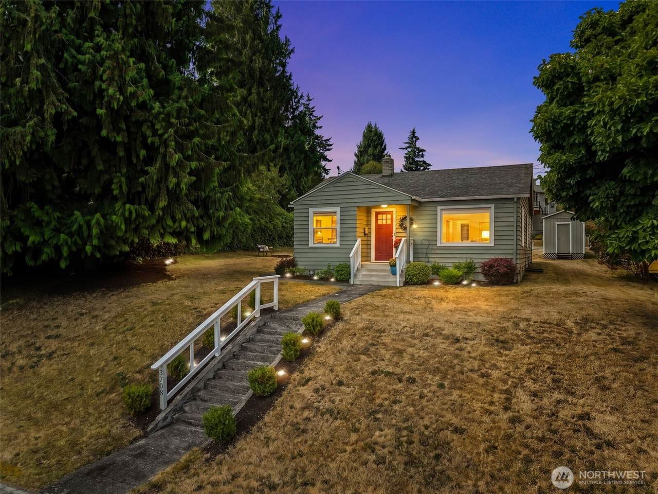 3708 Oakes Avenue - Photo 1