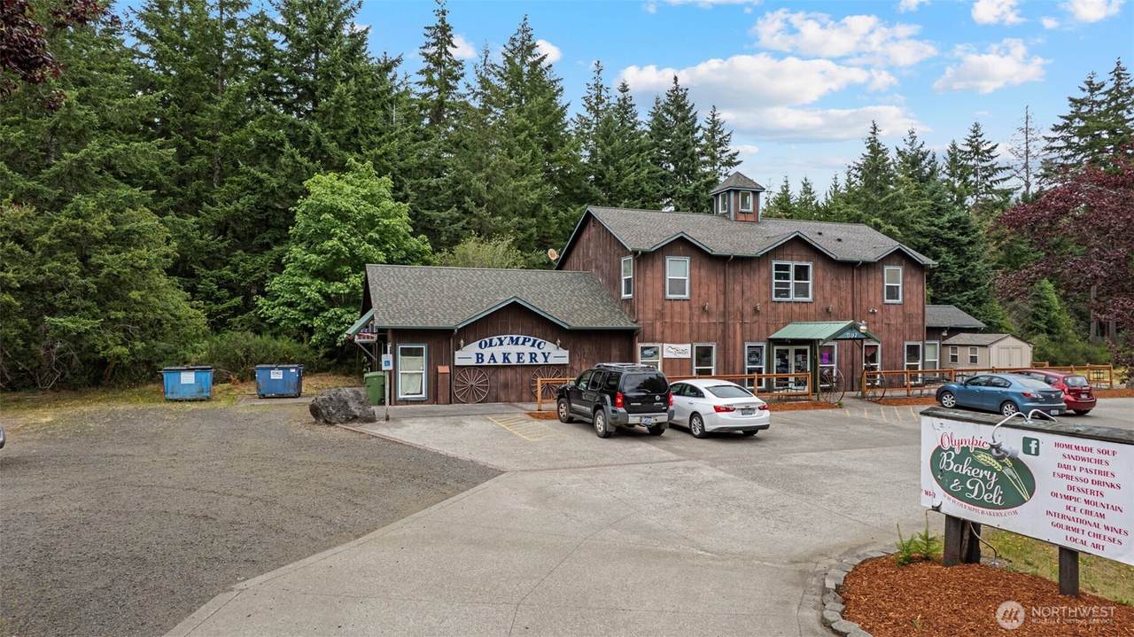 591 Pickering Road - Photo 1