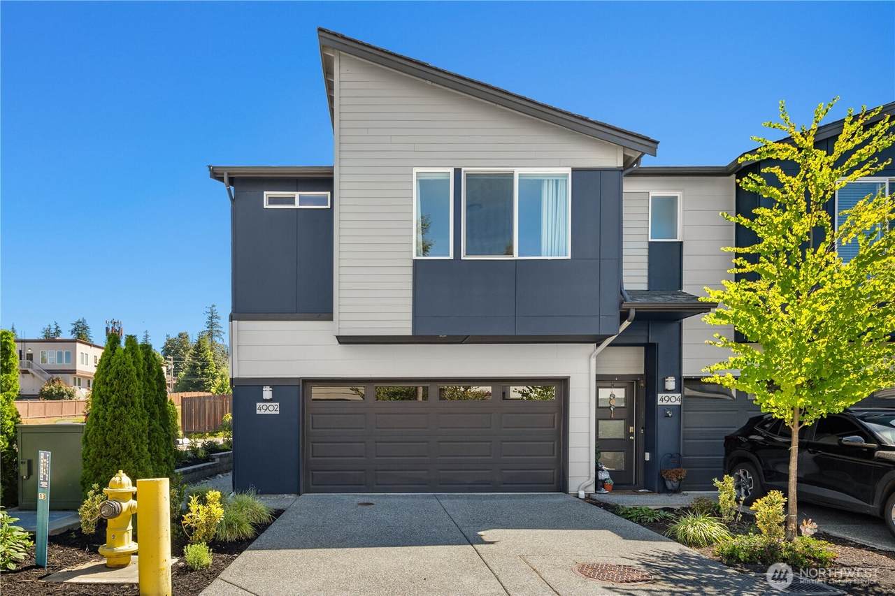 4902 Courtyard Lane - Photo 1