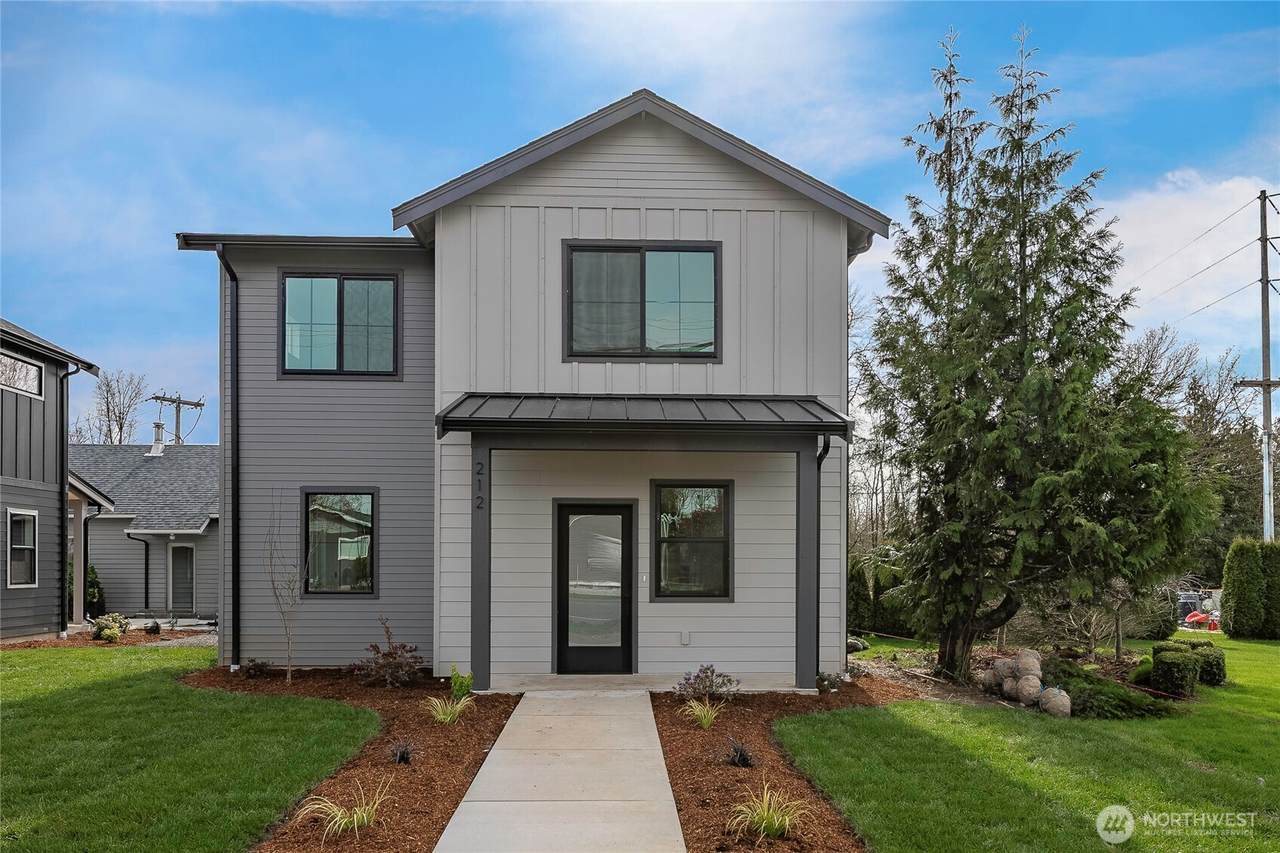 212 Grover Street - Photo 1