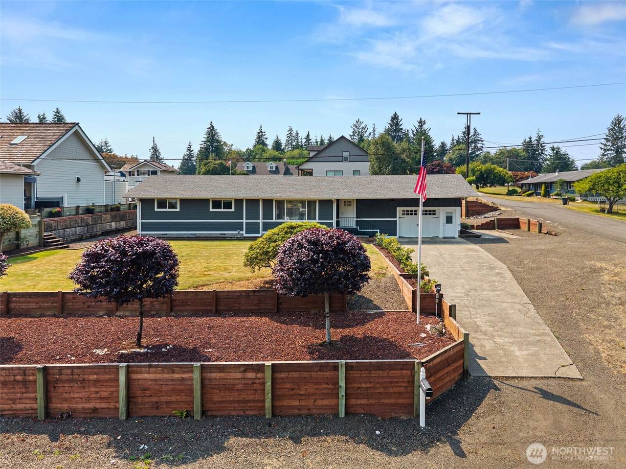 706 Bradford Street - Photo 1