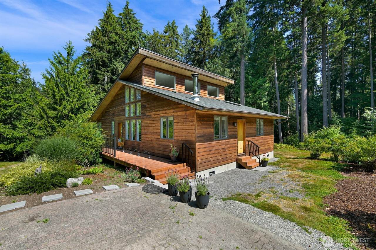 551 Summerland Road - Photo 1