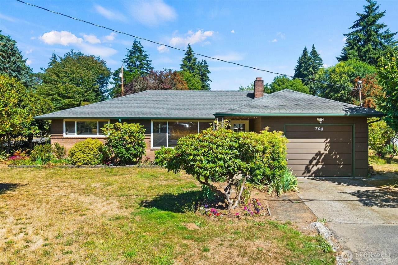 704 Weir Street - Photo 1