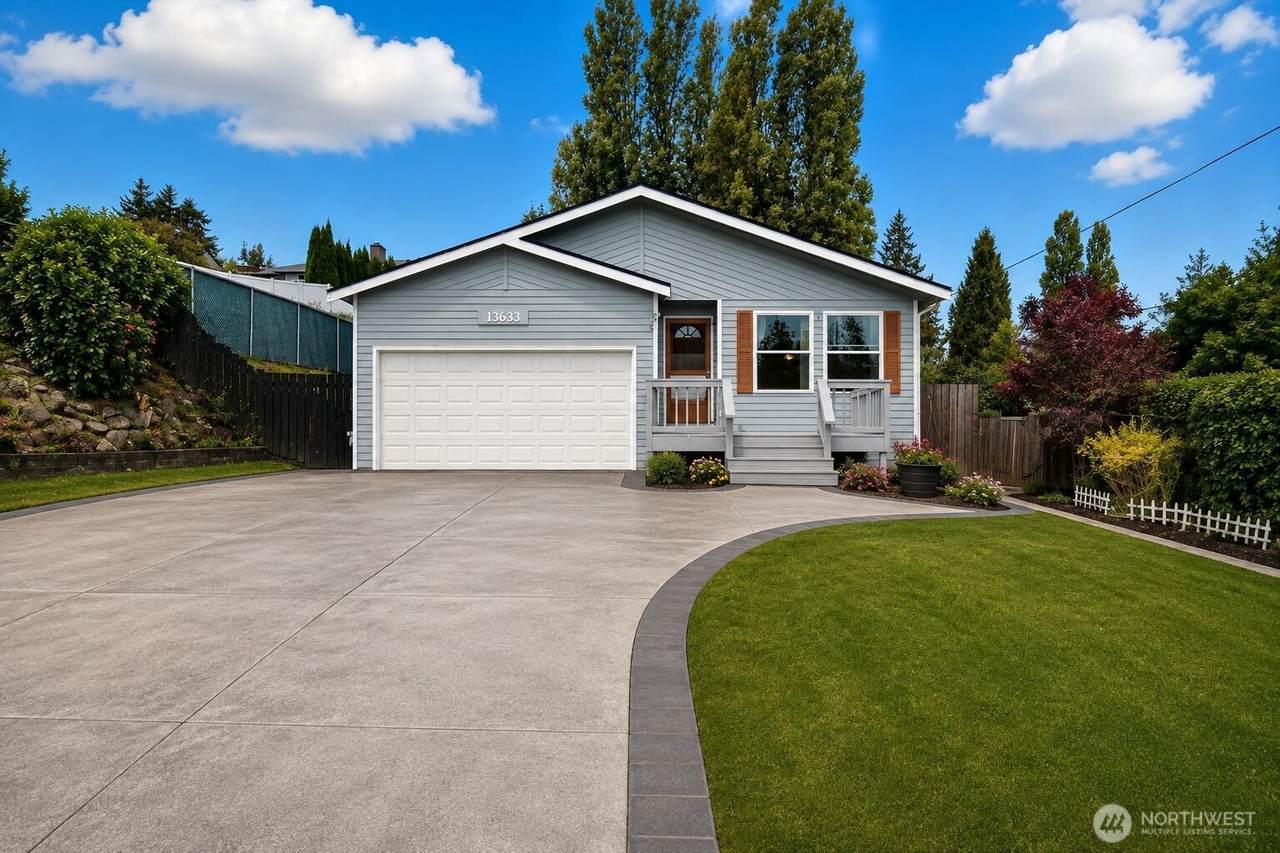 13633 42nd Avenue - Photo 1
