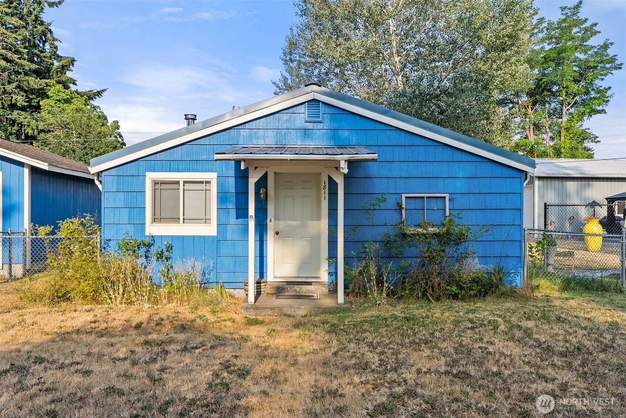 1811 Beach Street - Photo 1