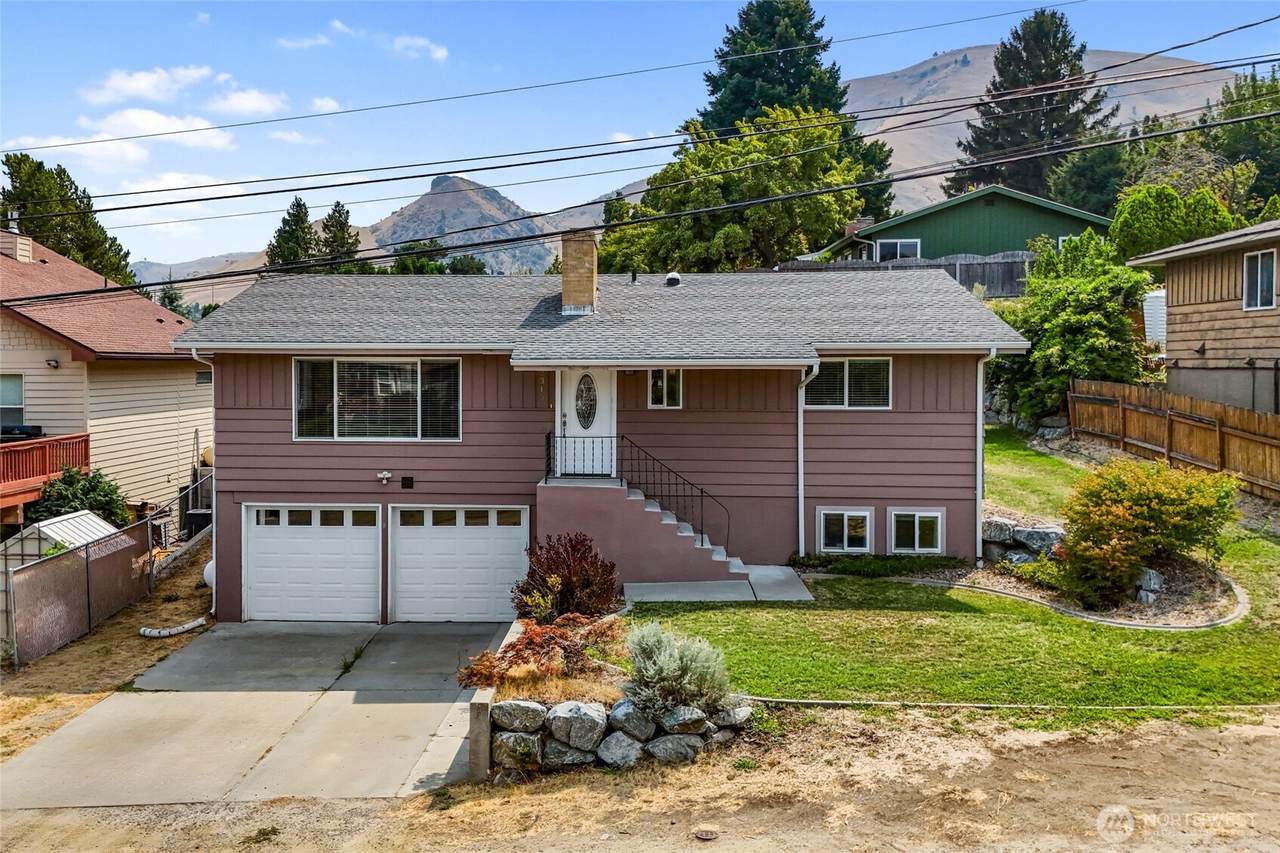 2315 Lester Road - Photo 1