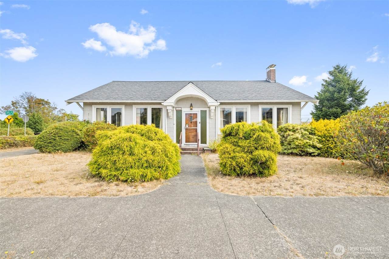 537 6th Street - Photo 1
