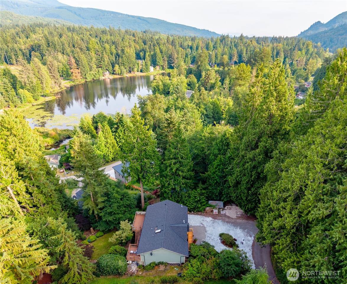 654 Crest Lane - Photo 1