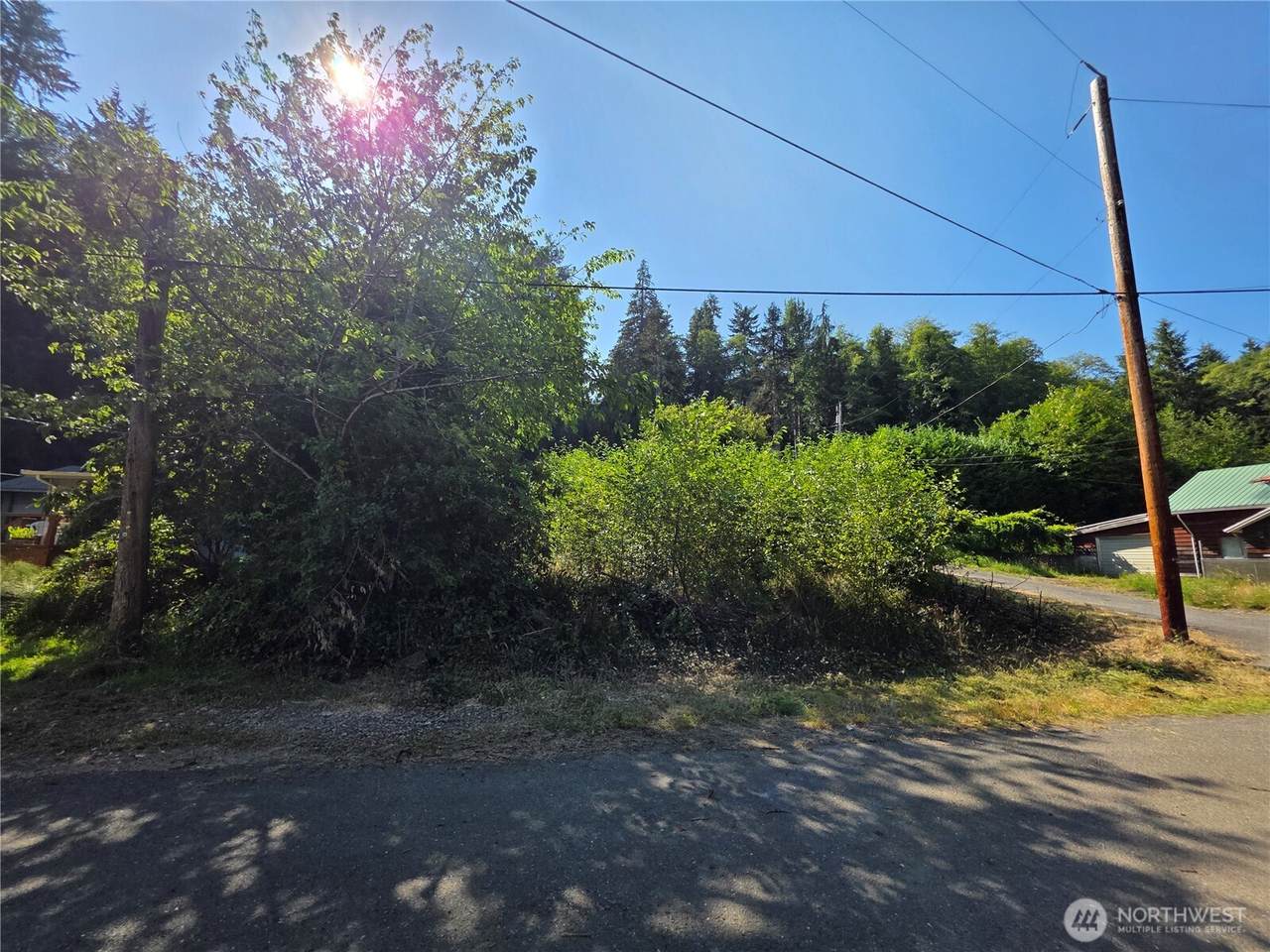 929 Duffy St - Photo 1
