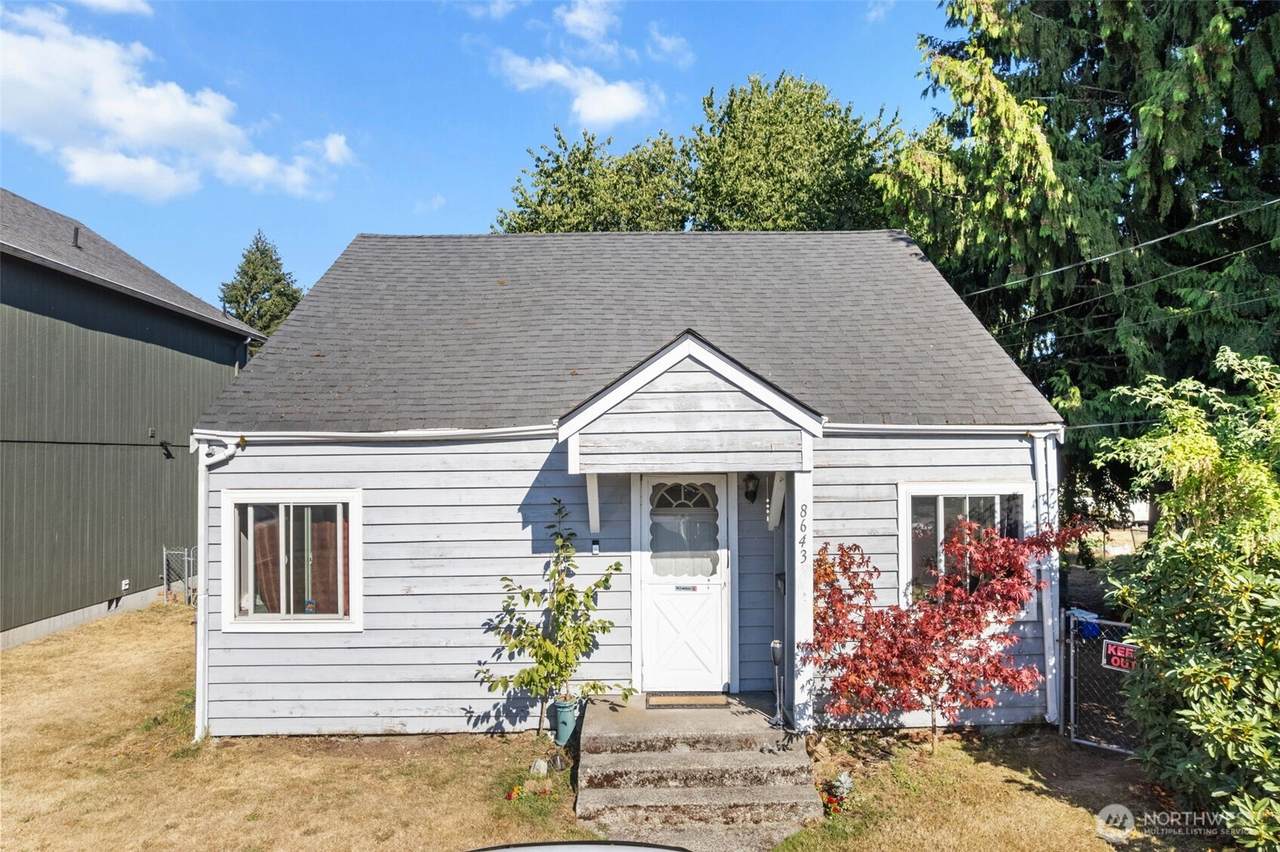 8643 Tacoma Avenue - Photo 1