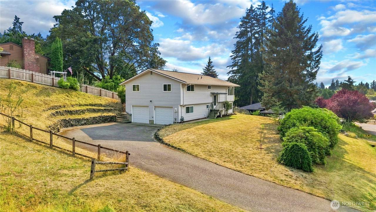 1875 Bentley Drive - Photo 1