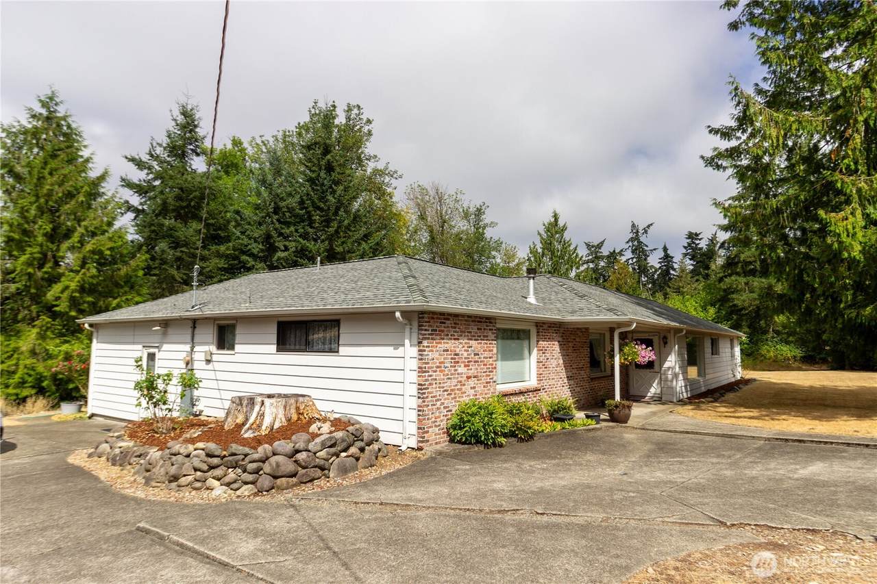 15522 38th Avenue - Photo 1