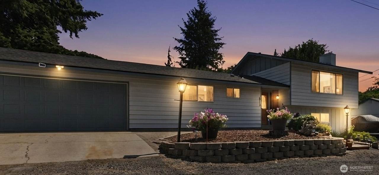 411 Colorado Avenue - Photo 1