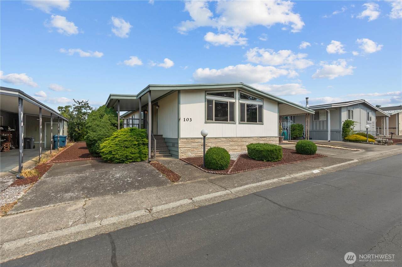 11436 208th Street - Photo 1