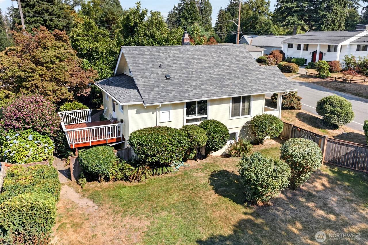 906 130th Street - Photo 1