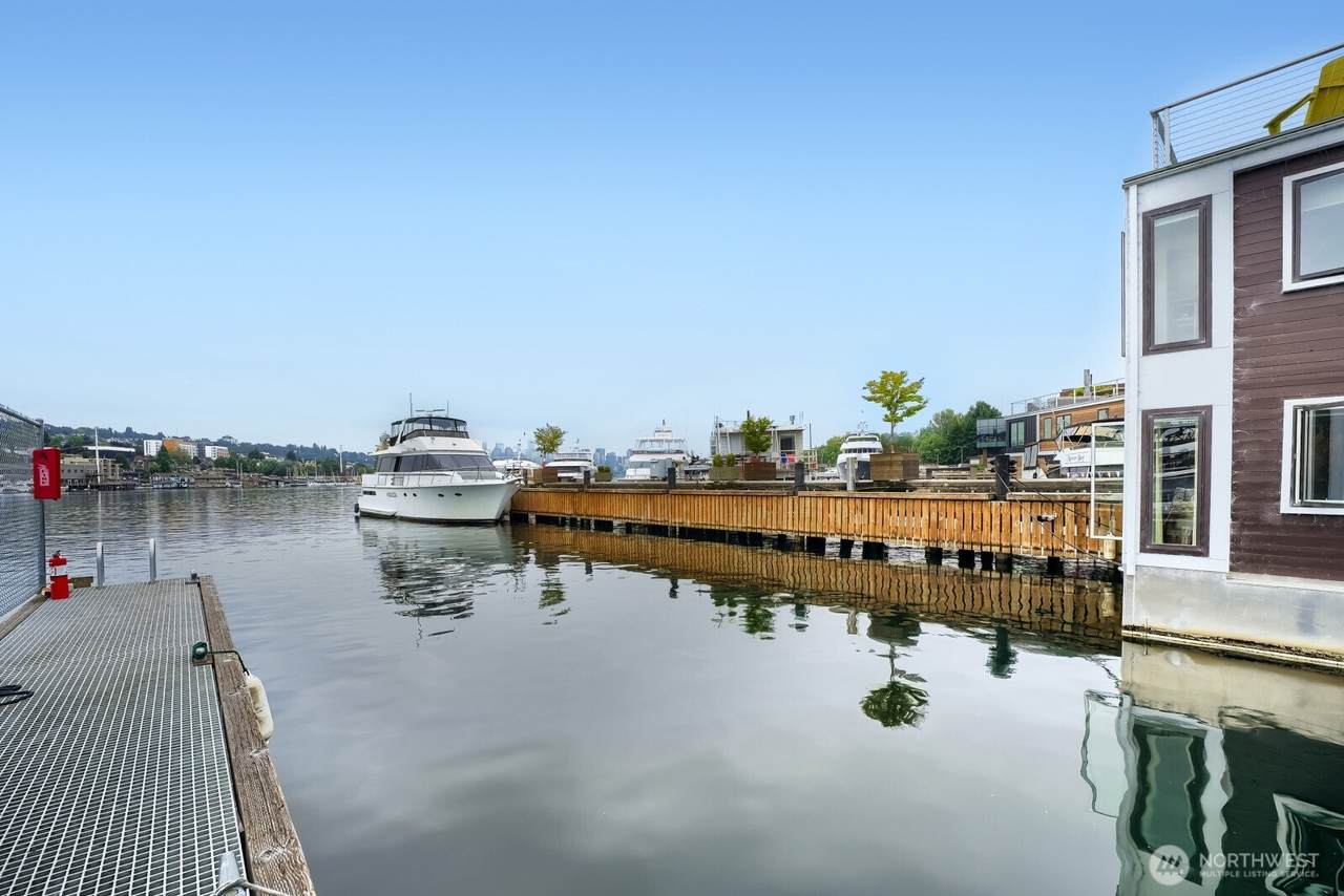https://bt-photos.global.ssl.fastly.net/nwmls/1280_boomver_1_2567620-1.jpg