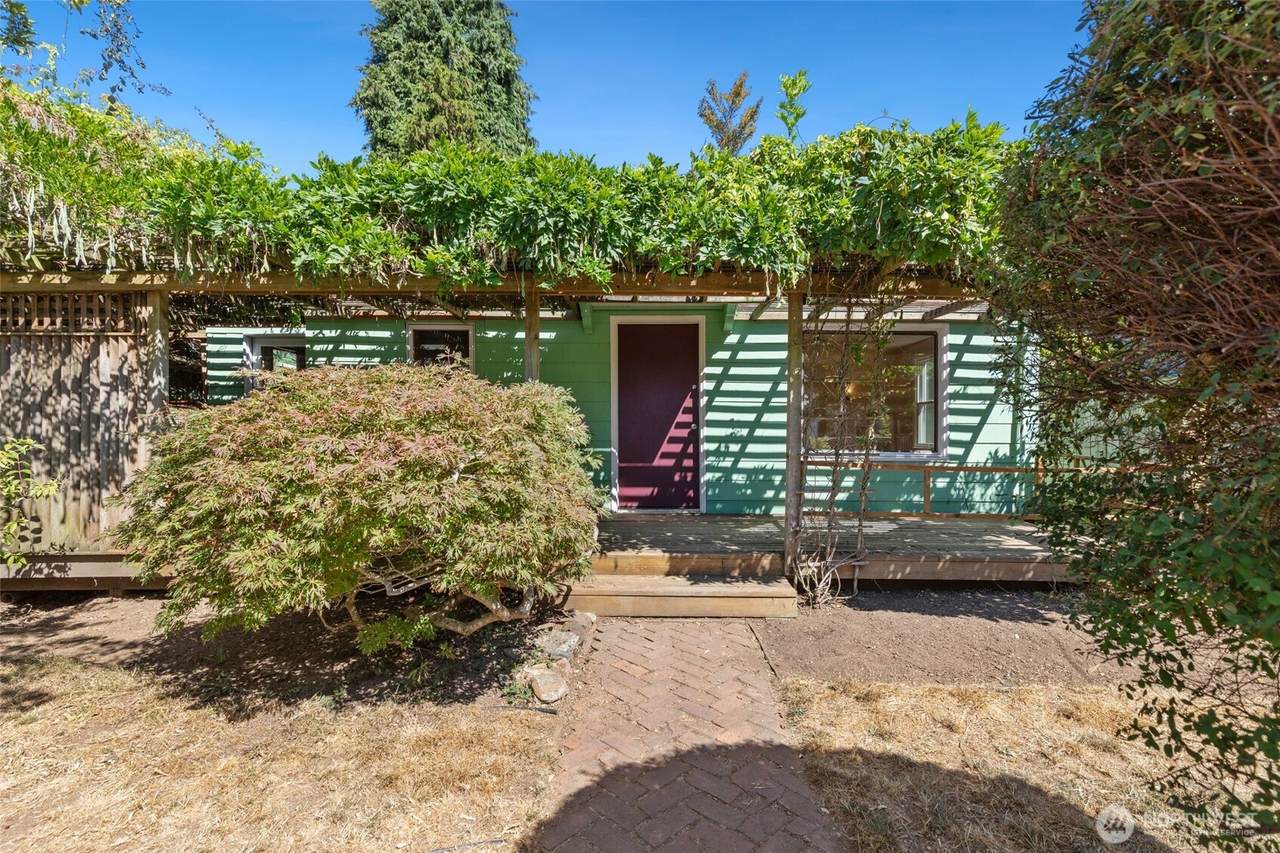 346 102nd Street - Photo 1