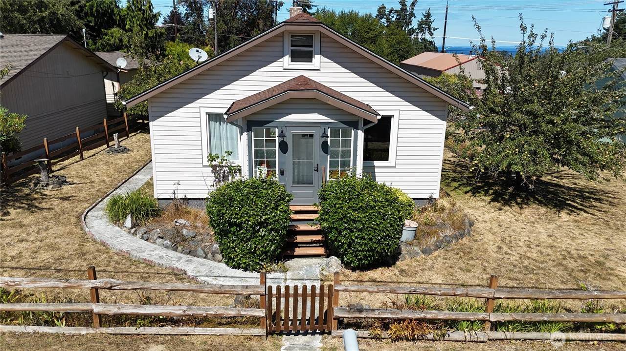215 Motor Avenue - Photo 1
