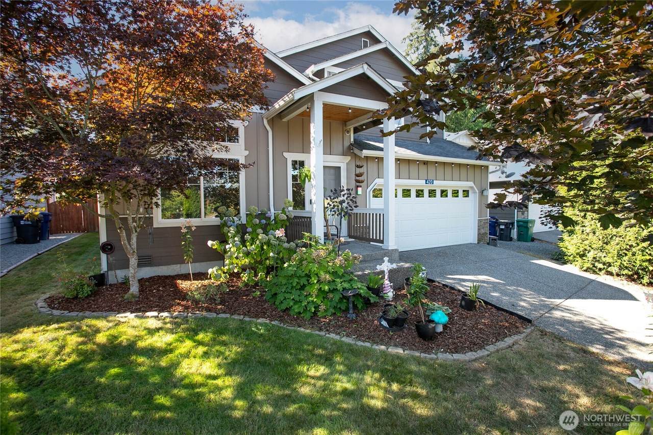420 Barry Loop - Photo 1