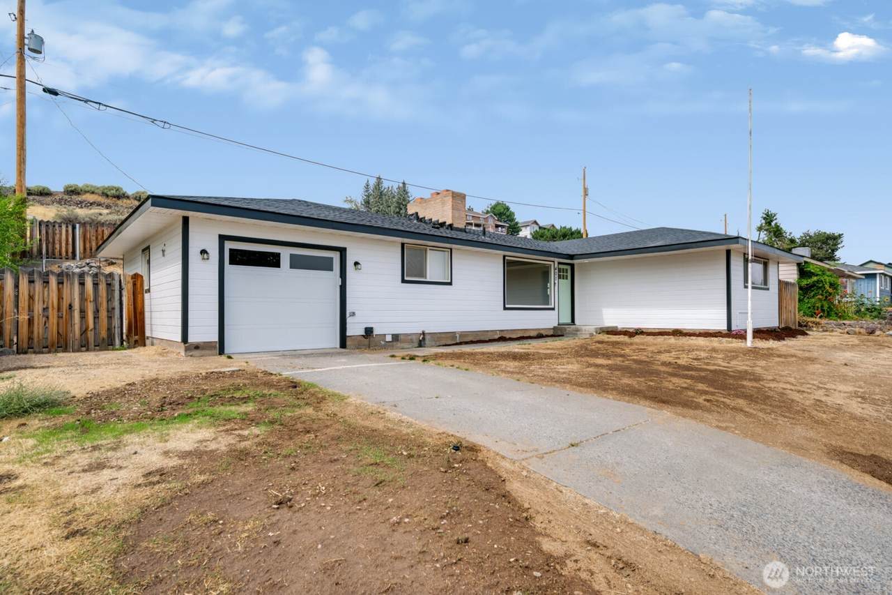 401 Patrick Road - Photo 1