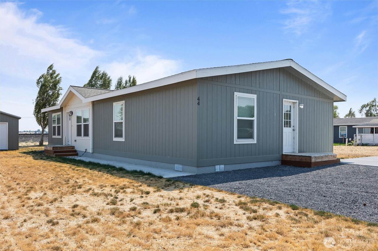 2480 Basin St Sw - Photo 1