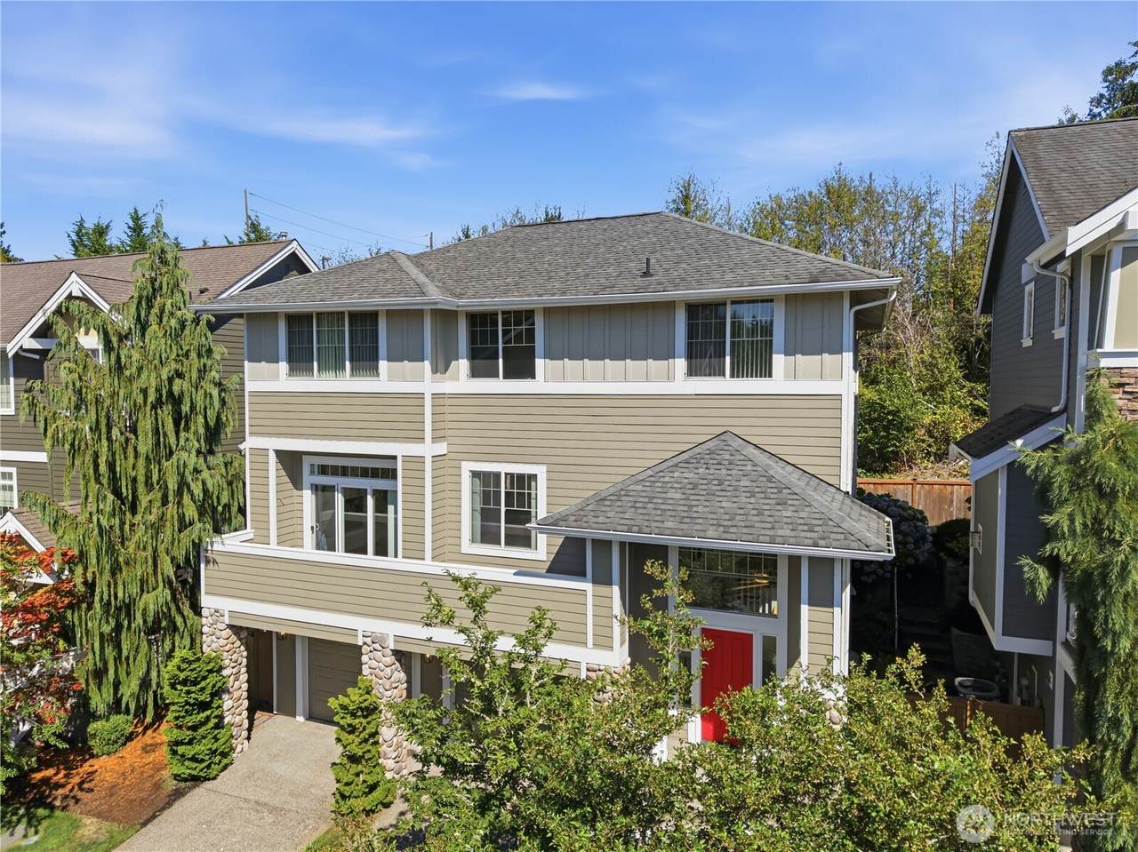 1423 Cherry Avenue - Photo 1