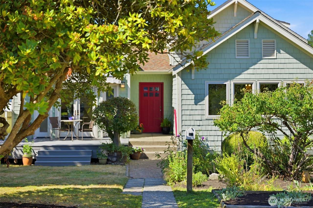 1117 26th Street - Photo 1