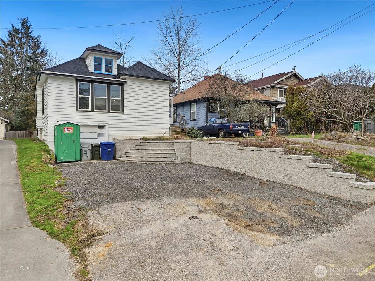 285 Earlington Avenue - Photo 1