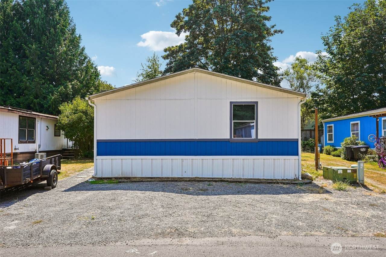 4401 37th Avenue - Photo 1