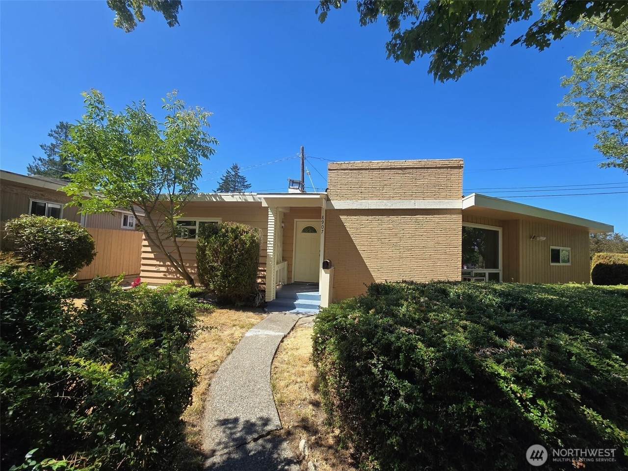 8907 Beacon Avenue - Photo 1